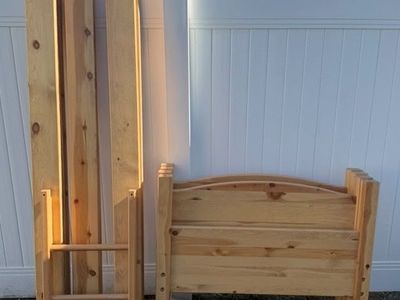 Darling twin bunk bed+ boxsprings