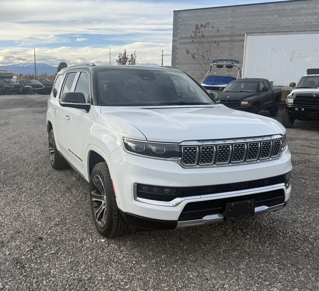 2023 Jeep Grand Wagoneer Base