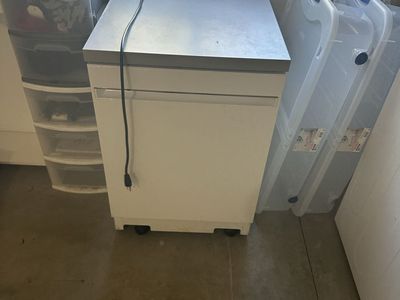 Portable dishwasher