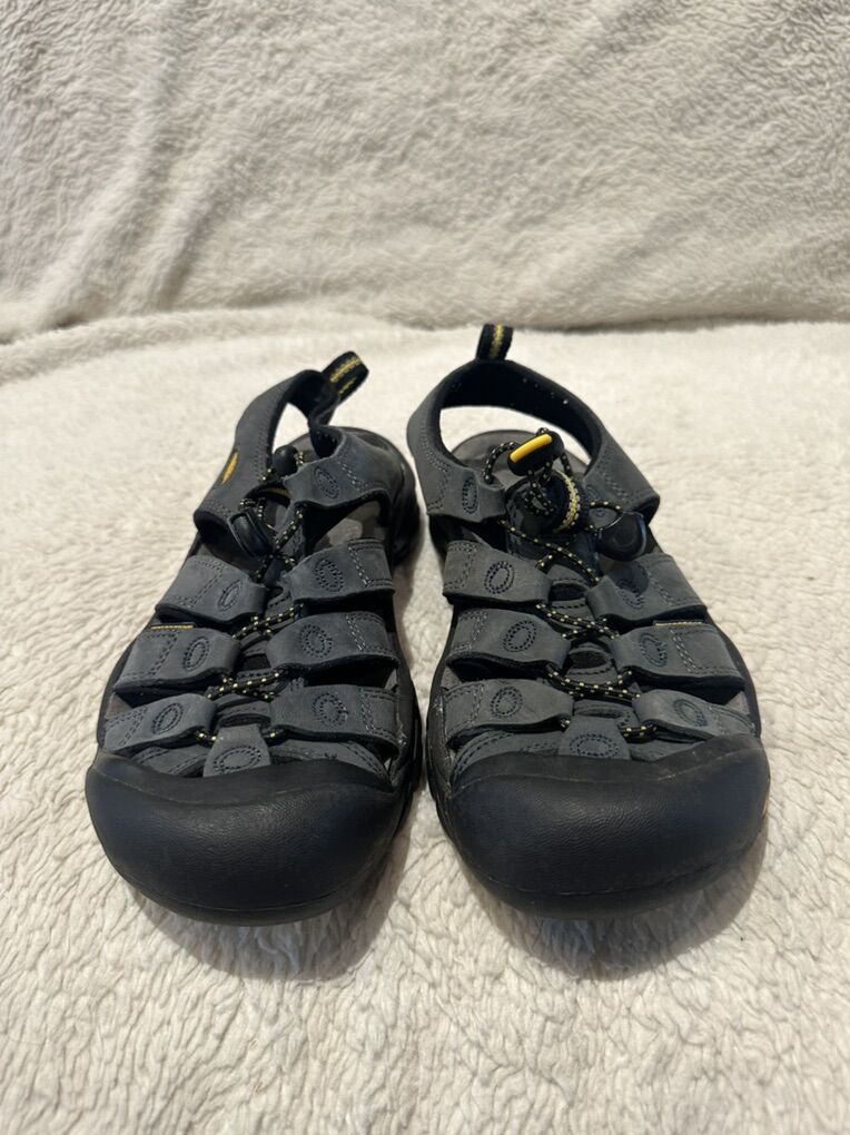 Keen Women’s Size 6 Gray Leather, Hiking Sandals