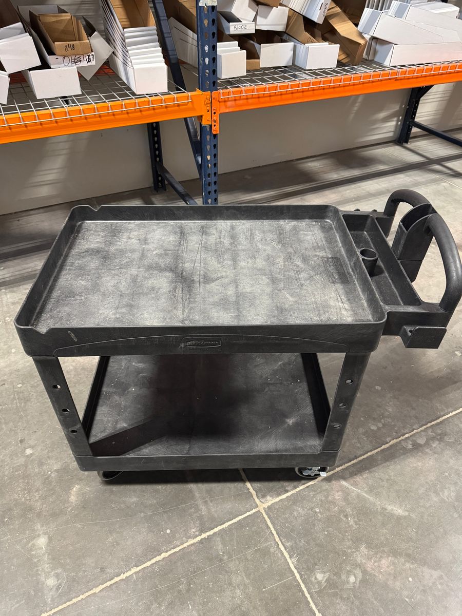 Rubbermaid Push Cart