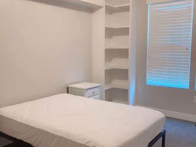 Private Bedroom in Daybreak (Female Only household)