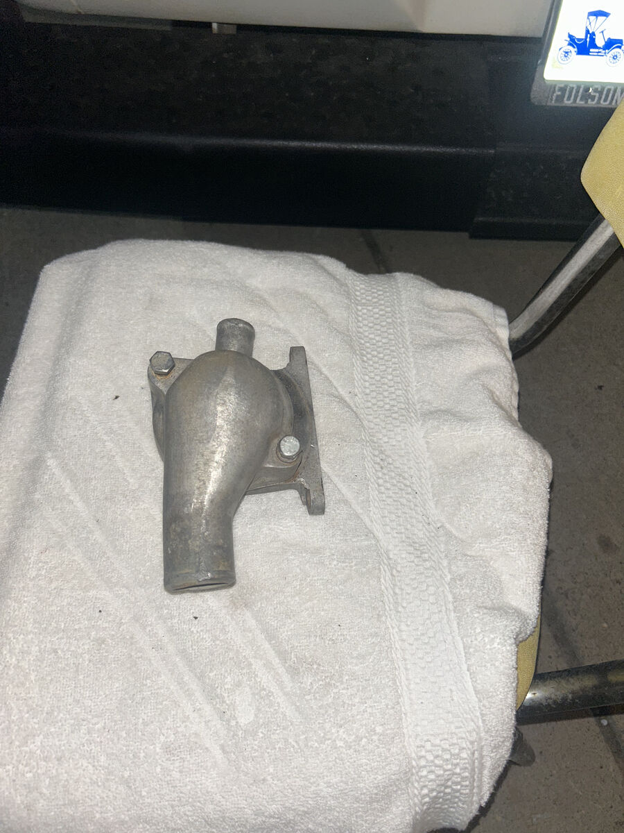 Toyota Land cruiser fj40 Fj55 Thermostat Housing