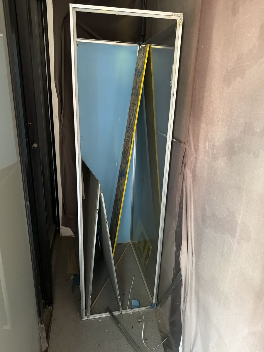 6’ x 2’ glass display case for Parts