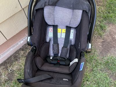 Graco Snugride Snugfit 35 Carseat with 2 bases
