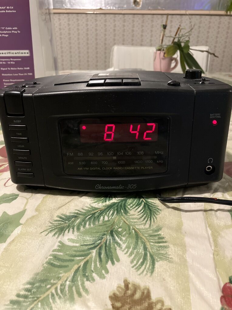 Radioshack Chronomatic 305 AM/FM Cassette Radio