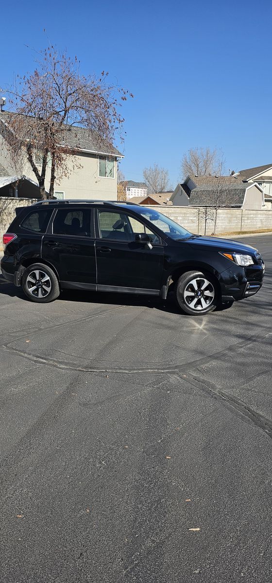 2017 SUBARU FORESTER 2.5i Premium