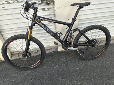 SCOTT GENIUS 20 FULL CARBON FULL SUSPENSION DOWNHILL BIKE