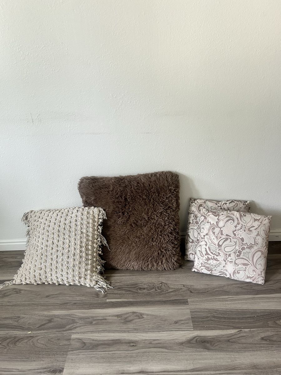Decorative Throw Pillows