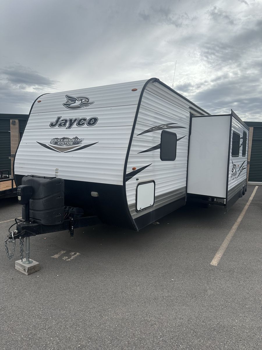 2018 30ft Jayco Travel Trailer