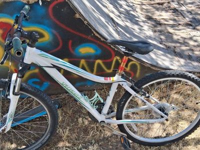 Specialized Hardtail Mountain Bike - White/Teal - Women's/Youth - Good Condition