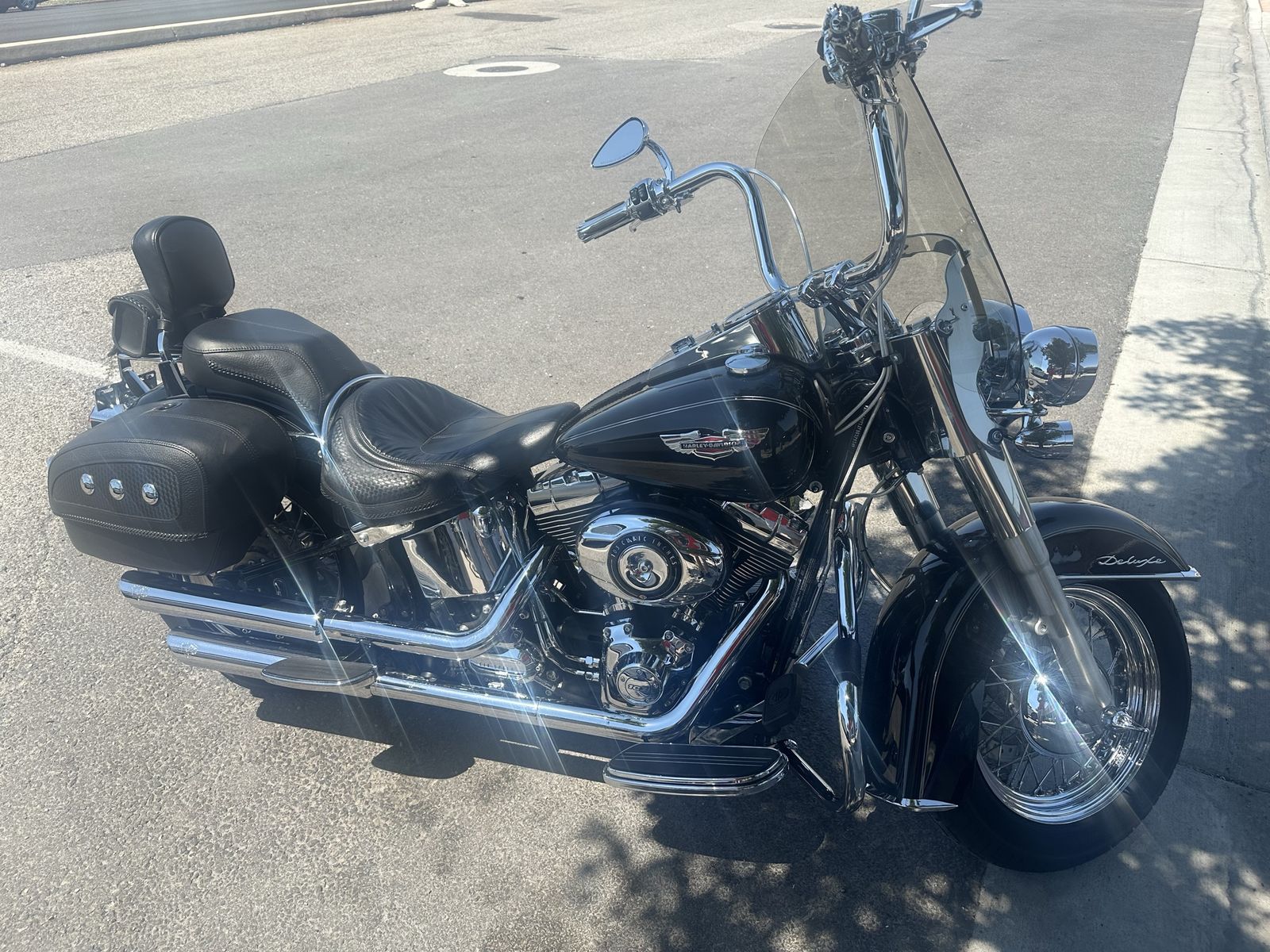2015 Harley-Davidson Softail Deluxe Cruiser Motorcycle with Windshield & Saddlebags with 8500 miles