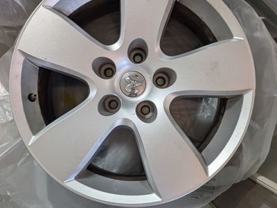 4th generation Dodge Ram stock wheels