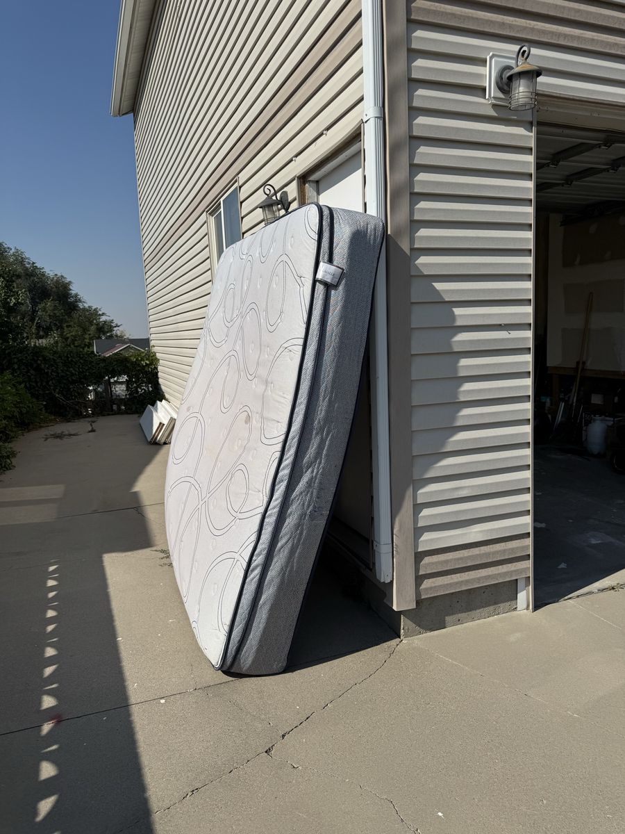 Free king size mattress 
