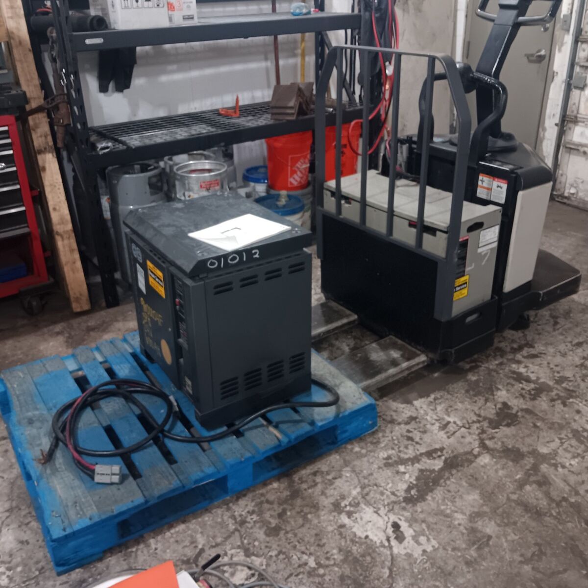 Crown Ride on Electric Pallet Jack #8000 capacity