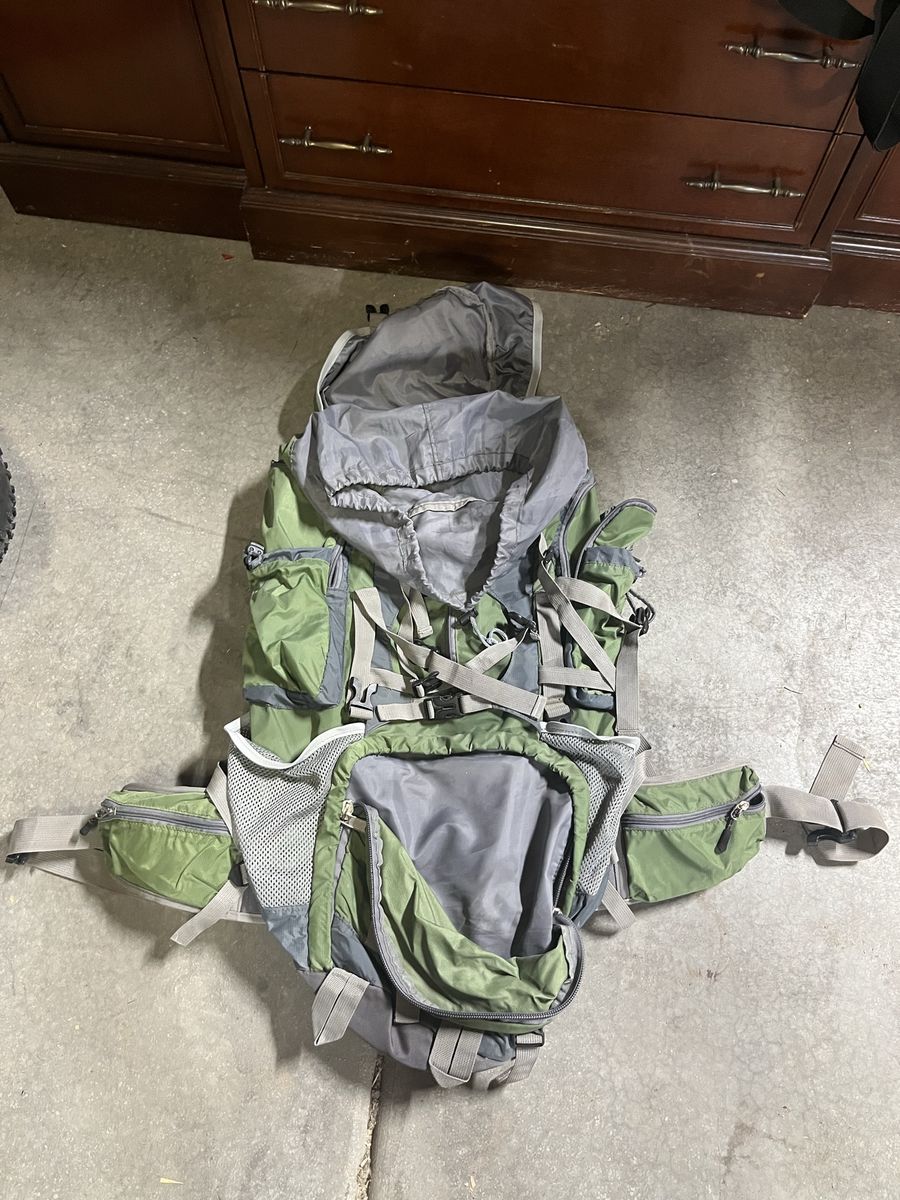 Large Capacity Hiking Backpack Camping Travel Rucksack Green/Gray Adjustable Straps