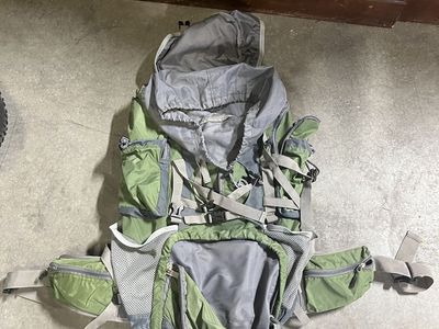 Large Capacity Hiking Backpack Camping Travel Rucksack Green/Gray Adjustable Straps