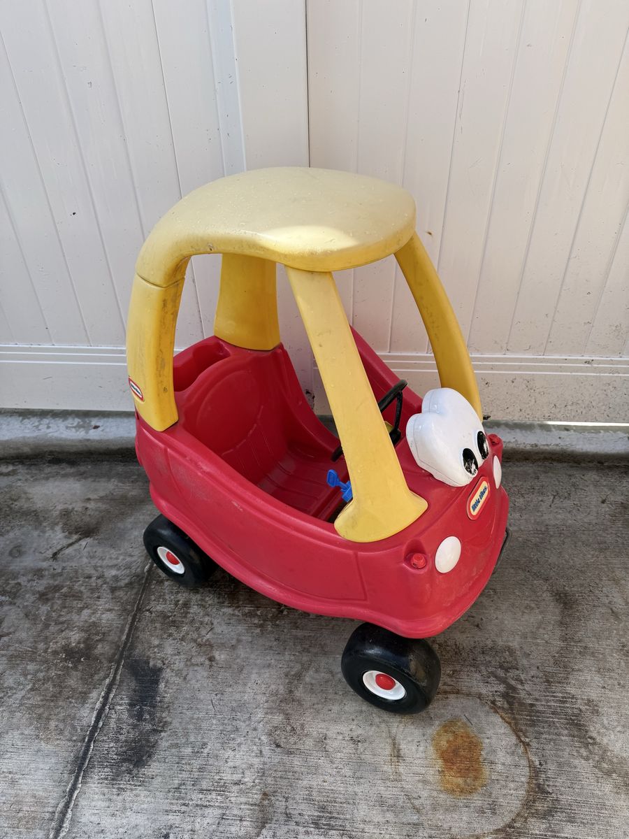 Little tikes cozy coupe car red and yellow