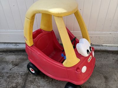 Little tikes cozy coupe car red and yellow