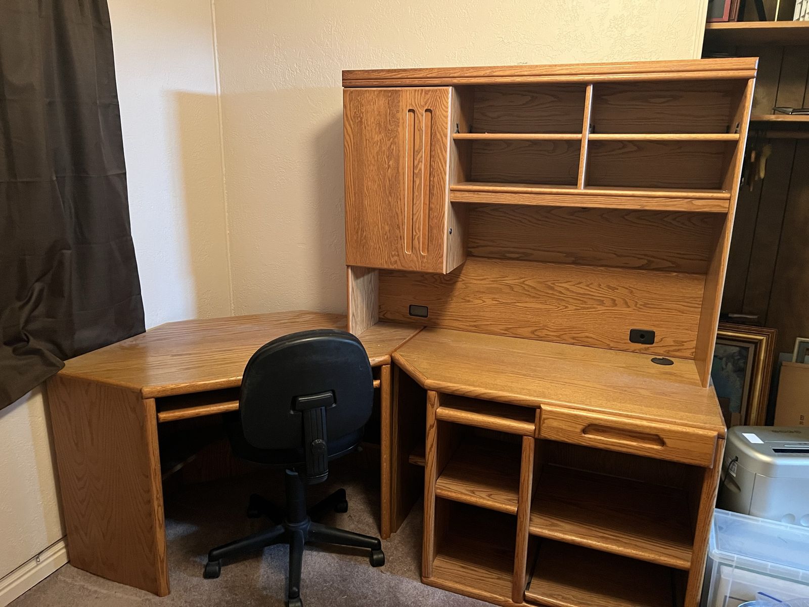 Wooden Corner L-Shaped Executive Computer Desk with Hutch Unit and Office Chair