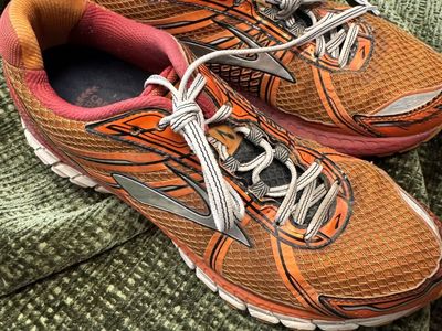Brooks Adrenaline GTS Running Shoes - Orange Coral, Mens 9.5