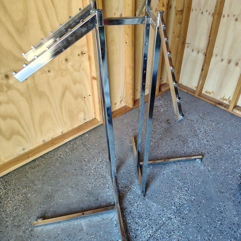 Retail Clothing Rack Square Style