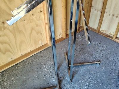Retail Clothing Rack Square Style