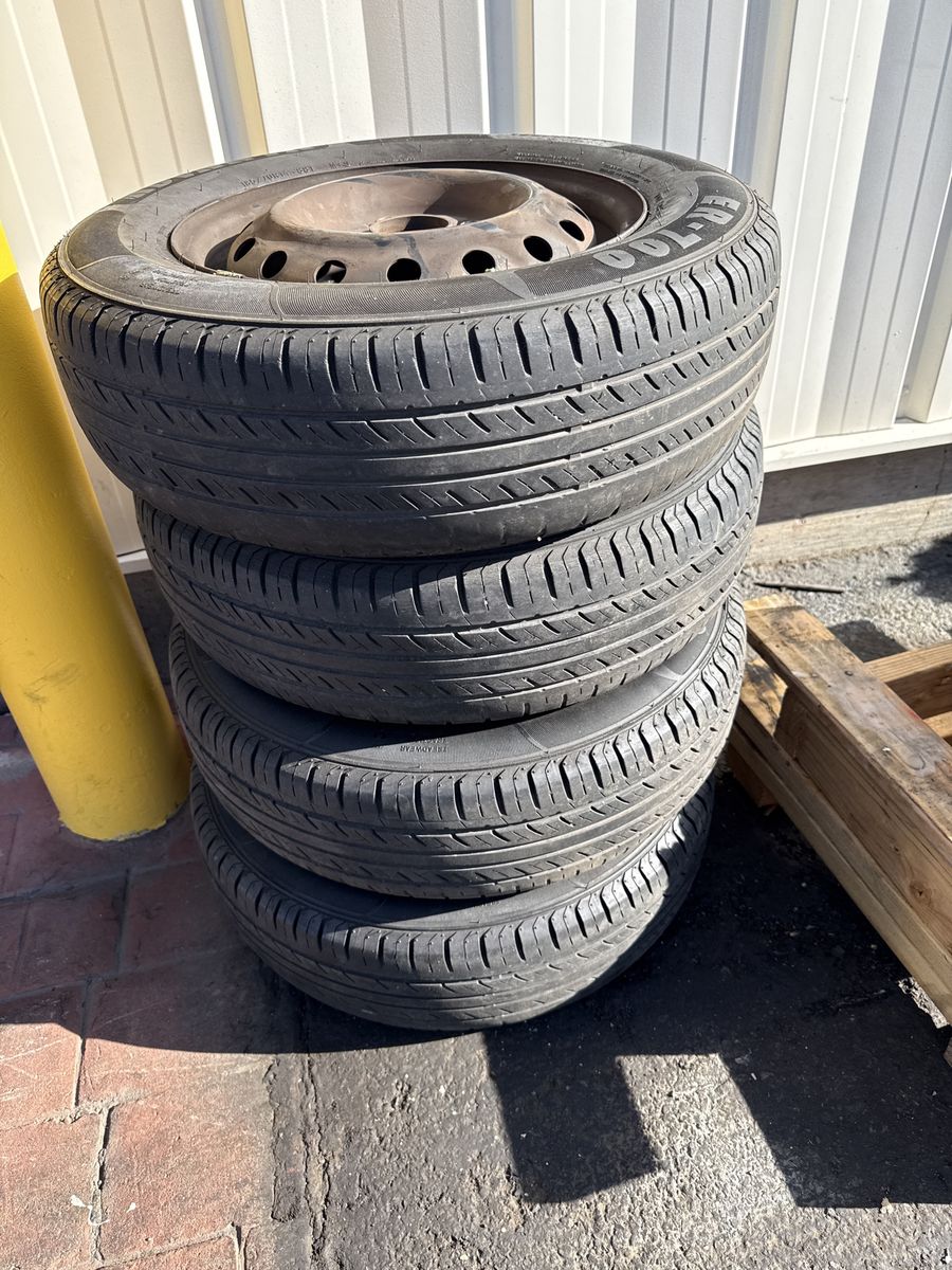 185 / 70 / 14 (4 X 114) Wheels And Tires