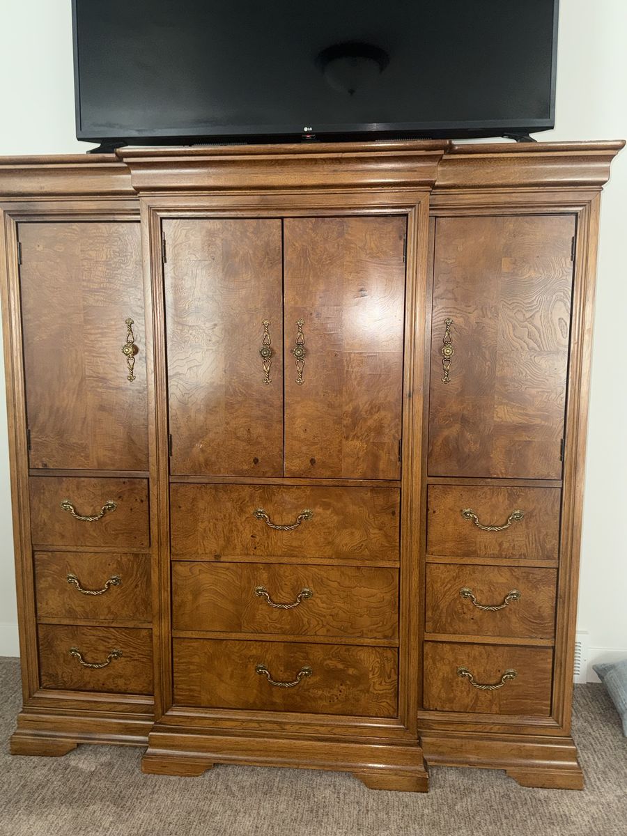 Beautiful TV Cabinet/Armoire