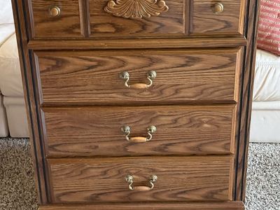 Nice Small Dresser, Great Condition.