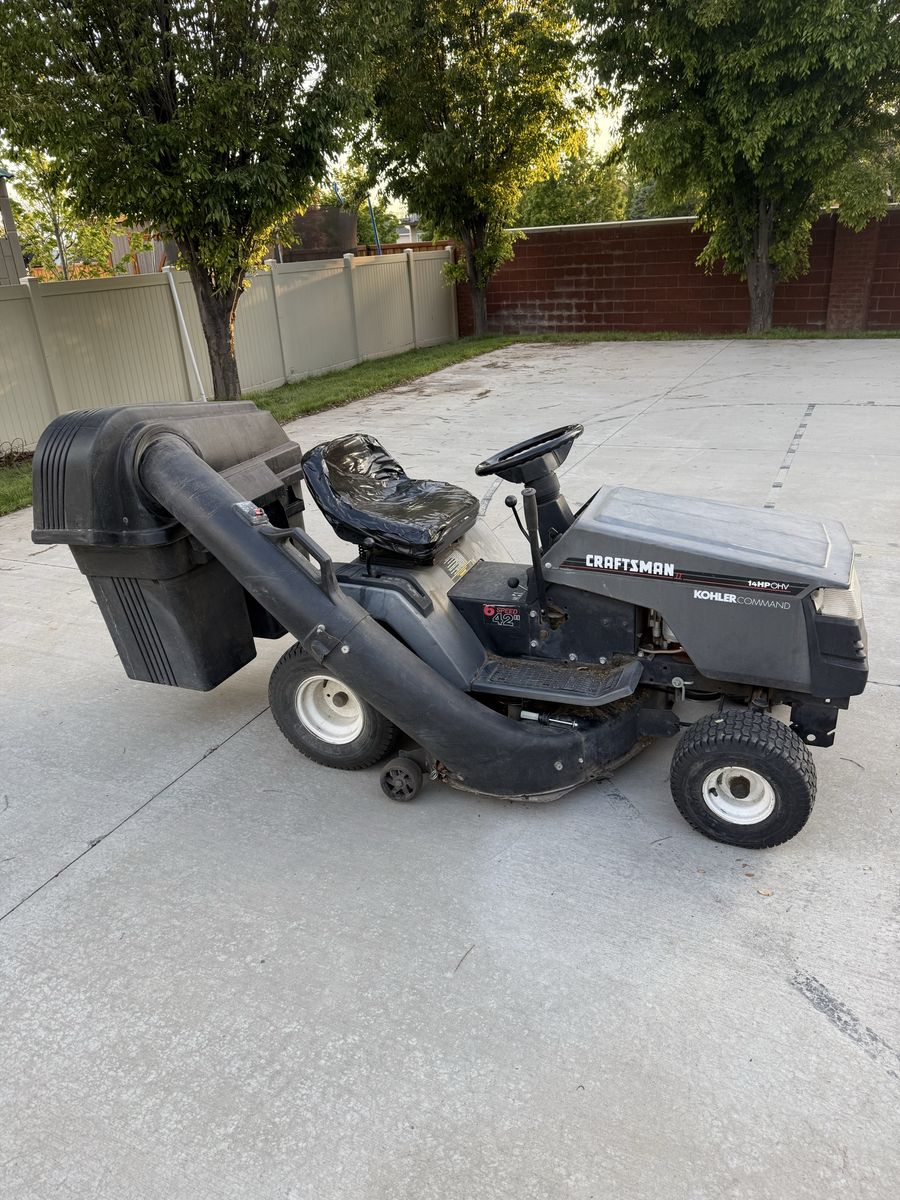 Craftsman lawn tractor