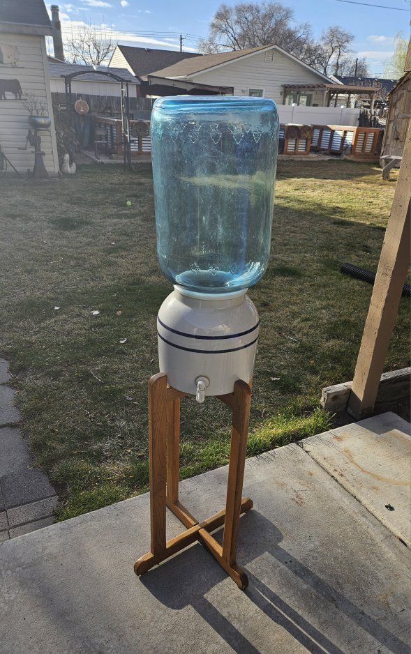 Springwell Dispenser w/ Stand & Bottle