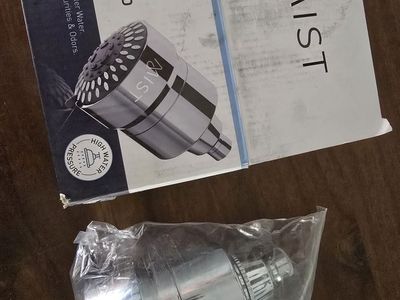 Mist filtering shower head