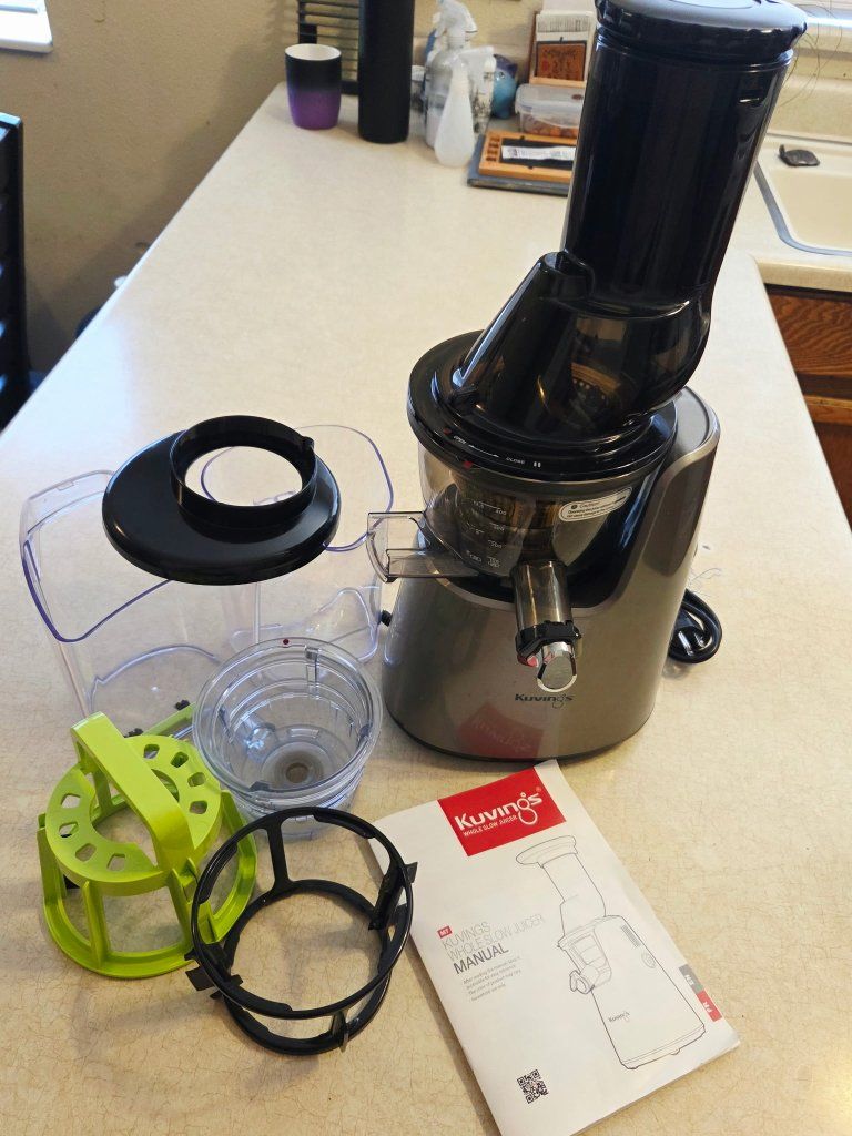 Kuvings Whole Slow Juicer Elite C7000S Gently Used with Manual