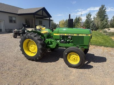 John Deere 2040