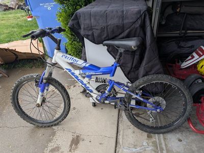 Magna Excitor 2x Suspension Mountain Bike - Blue/White, Used Condition
