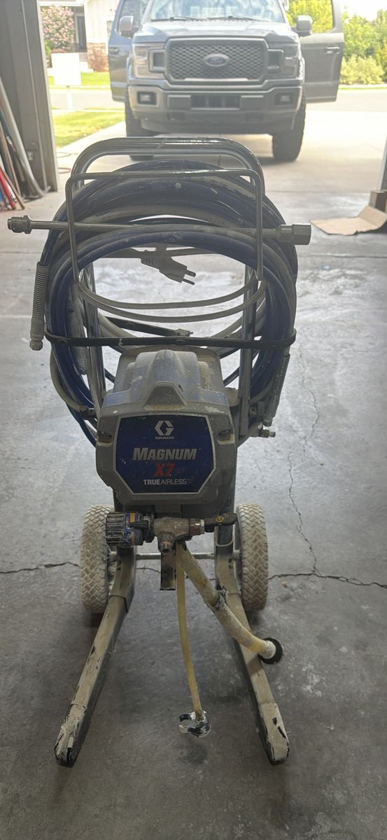 Graco Magnum X7 TrueAirless Paint Sprayer on Cart with Hose - Used, Good Condition