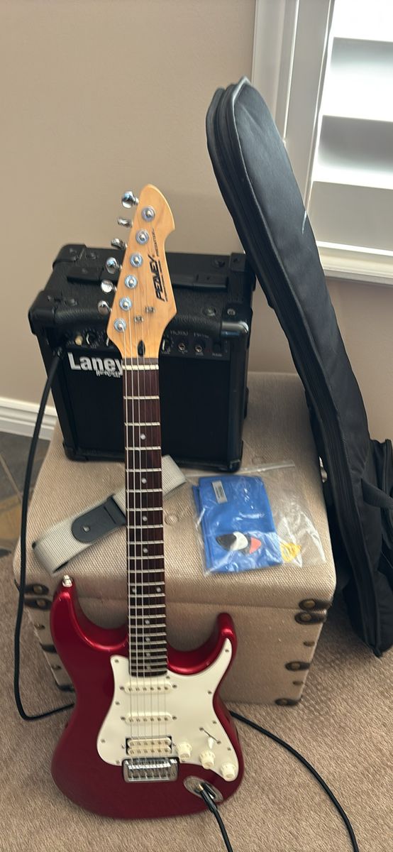 Peavey Predator Electric Guitar & Laney 10W Amp Bundle w/Case, Strap, Cable, Picks
