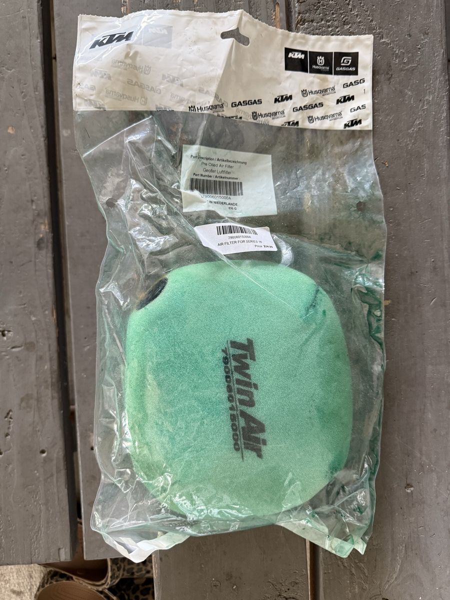 Free Pre-oiled Air filter