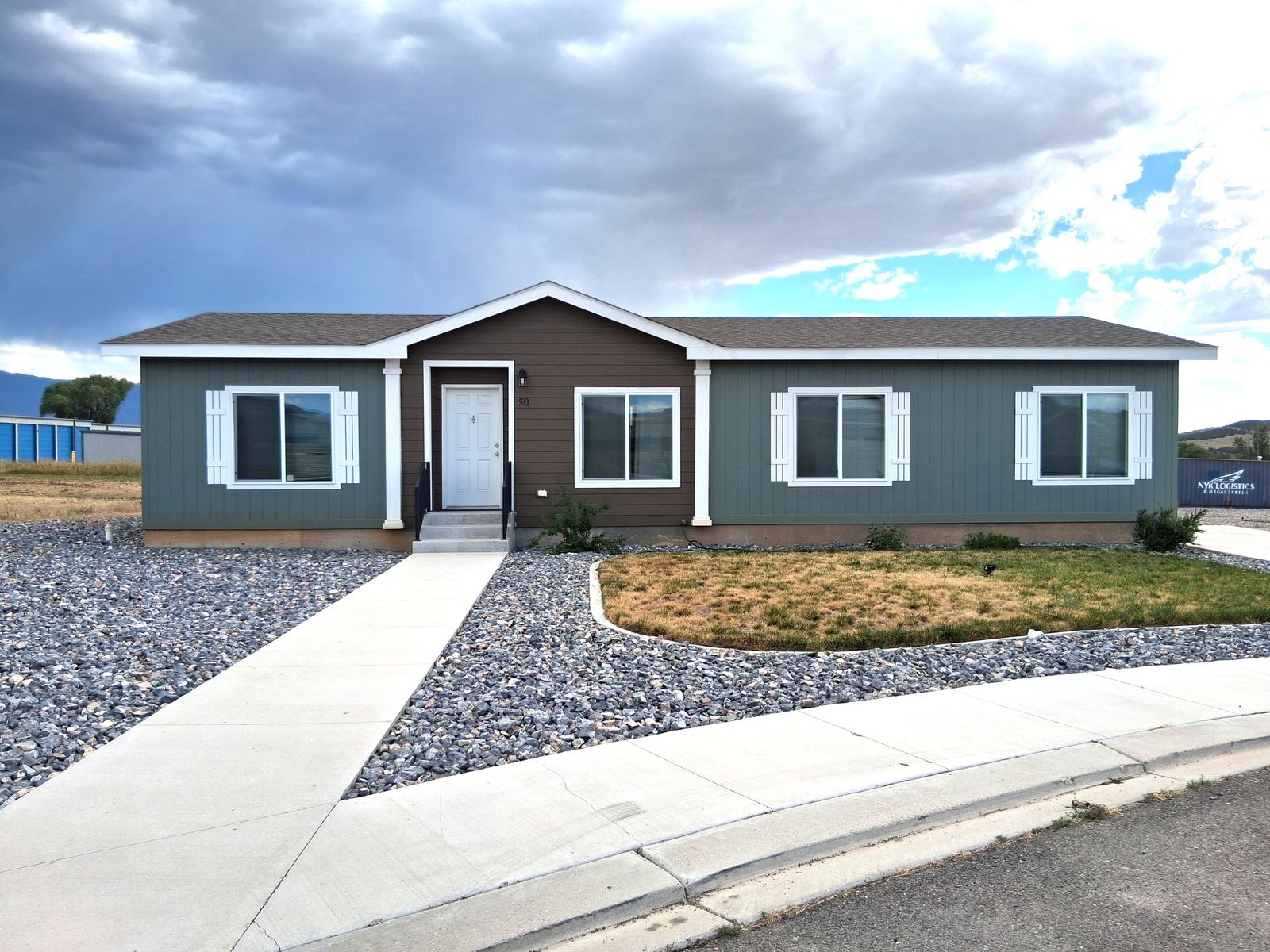 Cute 3 bedroom 2 bath home on Horse Property