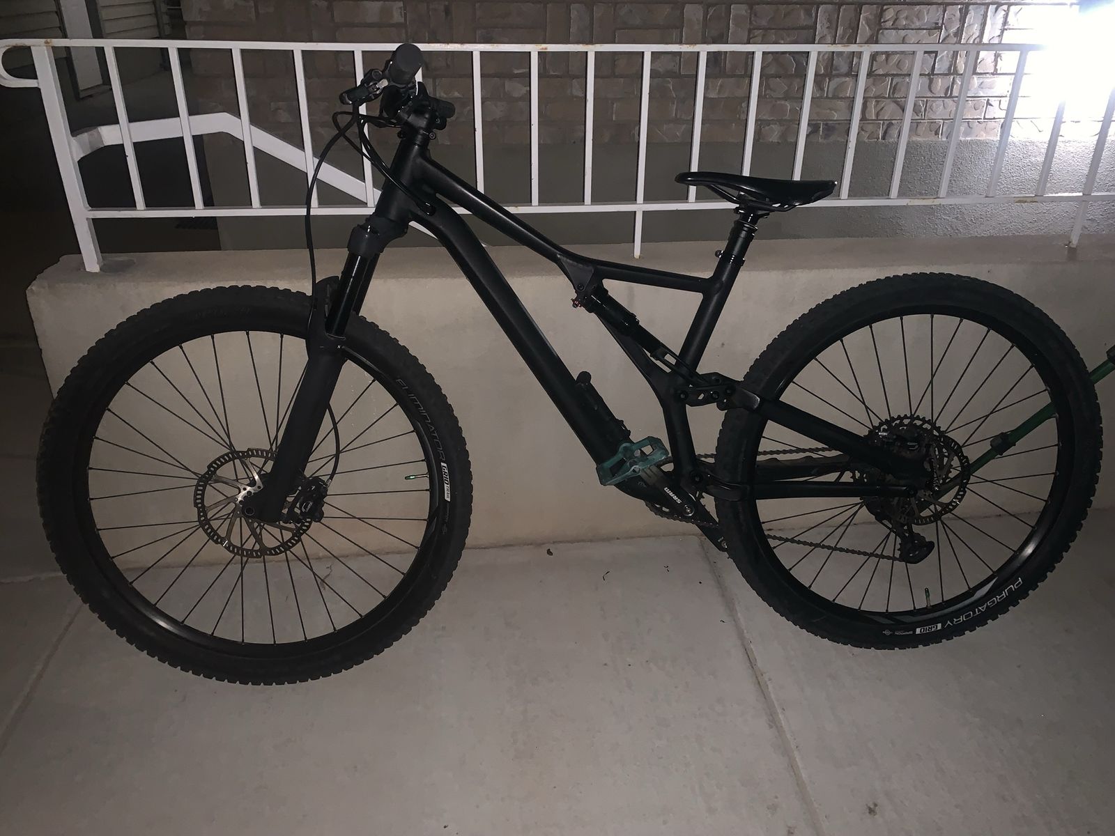 Specialized Stumpjumper Full Suspension Mountain Bike