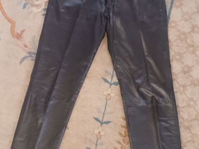 LEATHER PANTS
