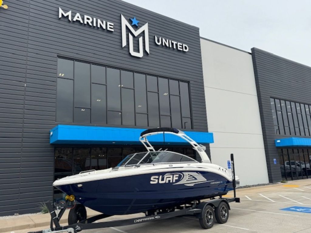 2024 Chaparral 23 Surf