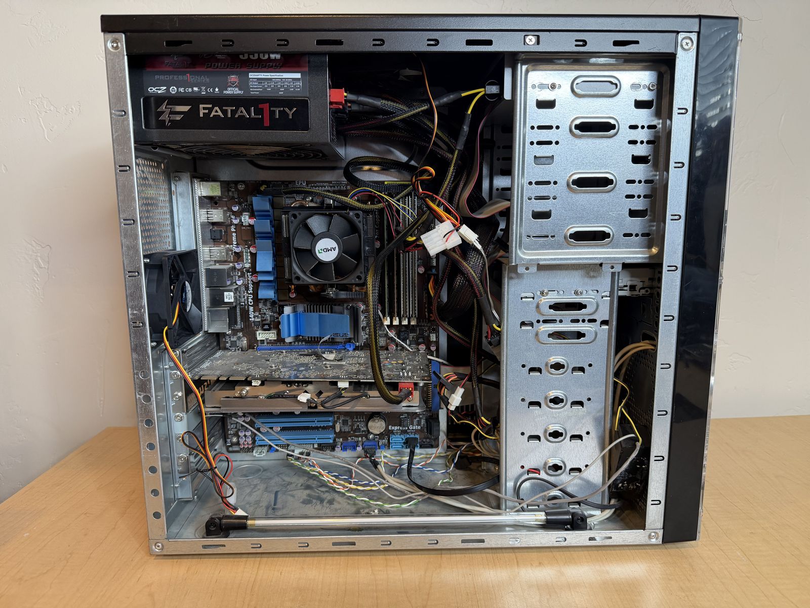 Retro Gaming Desktop Computer NO HARD DRIVE OR OPERATING SYSTEM