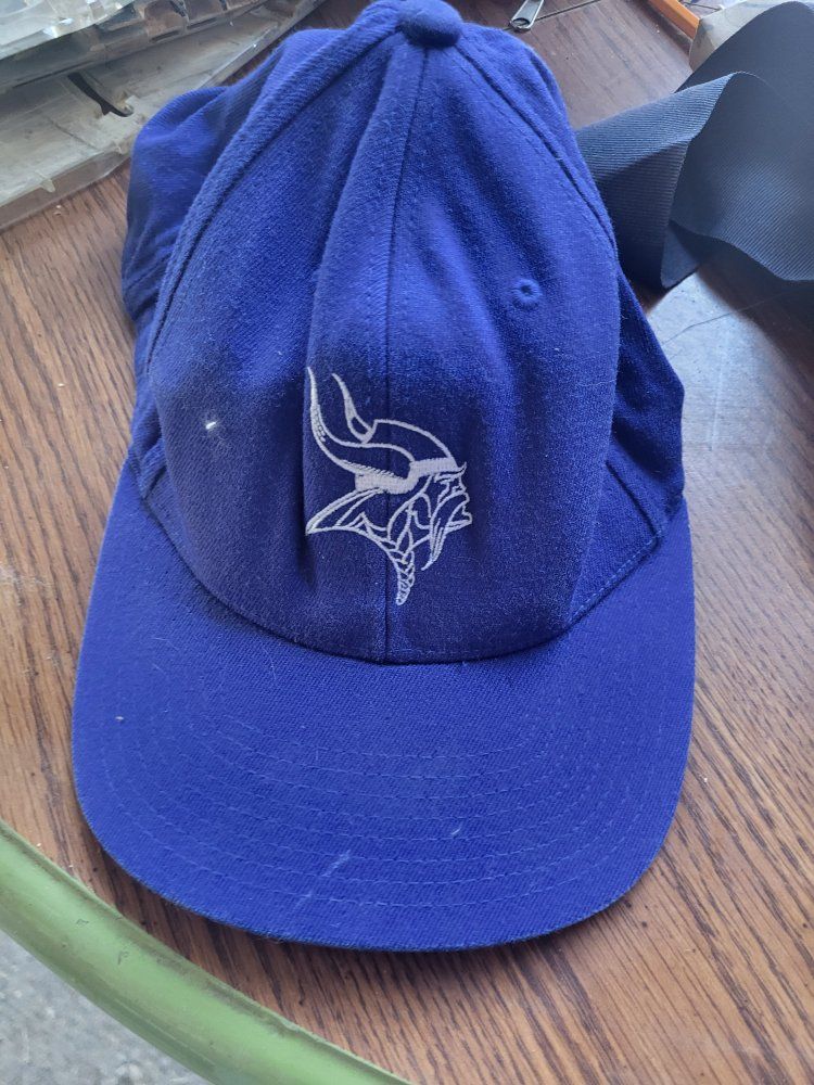 Vintage Minnesota Vikings Baseball Cap - Purple Blend Material Hat with Embroidered Logo