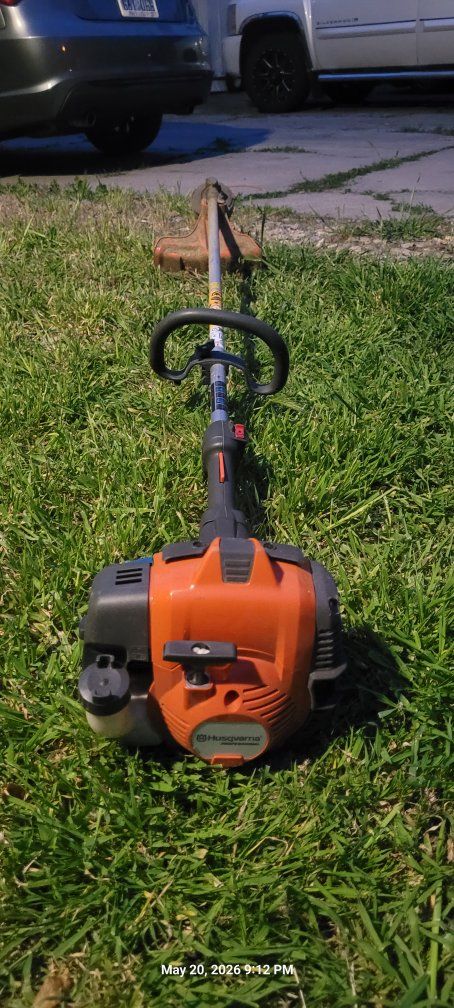 Husqvarna trimmer good working conditions.