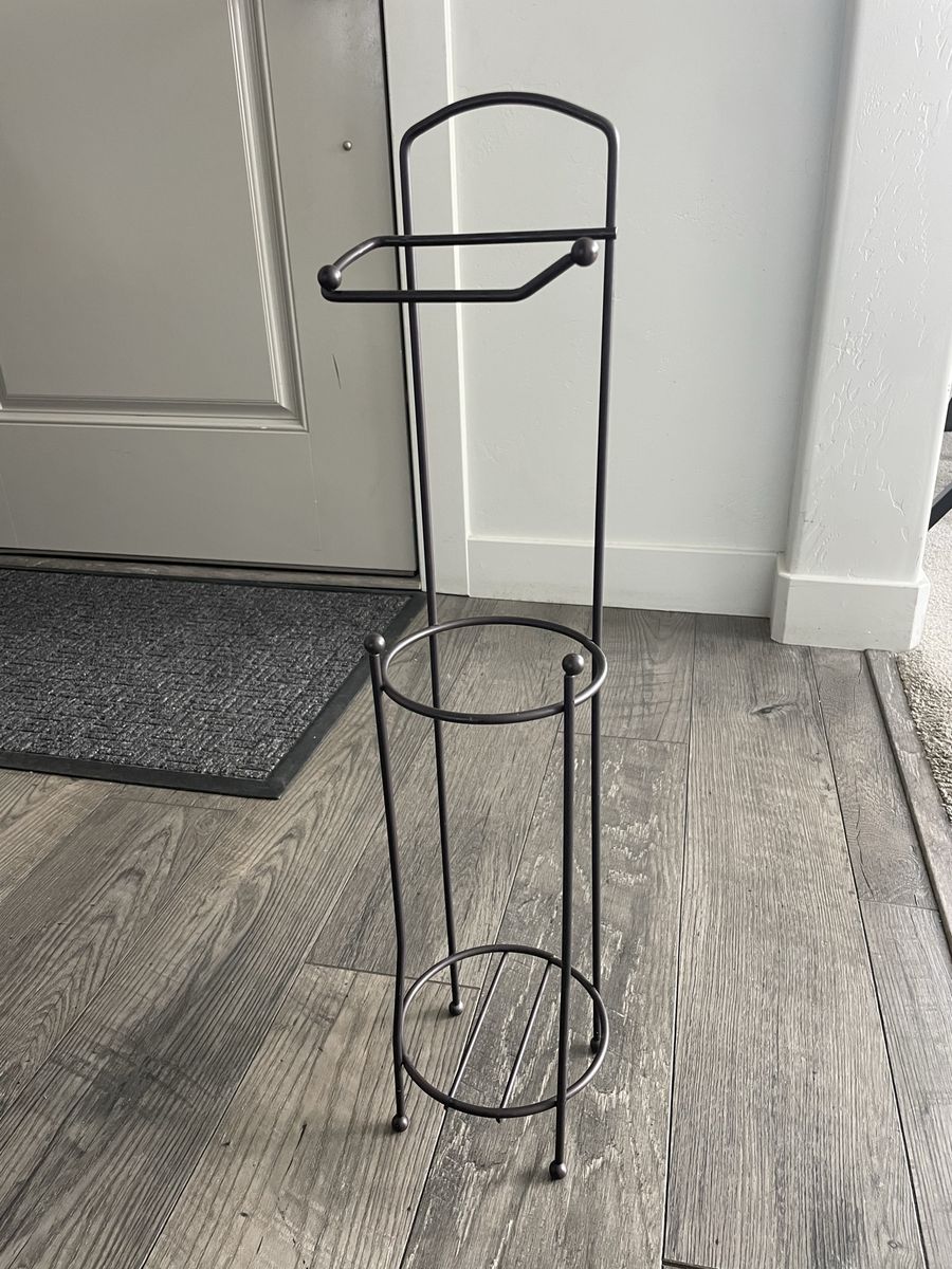 Toilet paper holder
