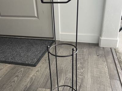 Toilet paper holder