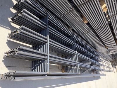 Continuous Fence 5 Rail x 1-1/4" x 48"