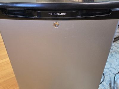 Frigidaire beverage refrigerator
